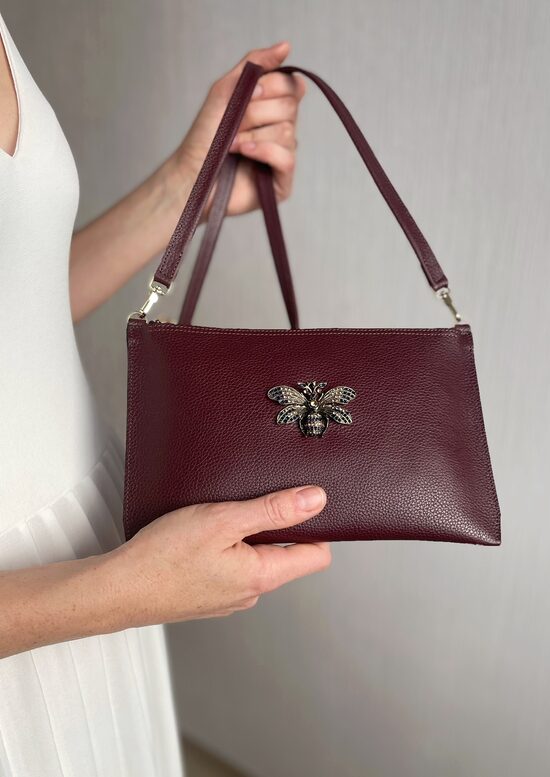 Burgundijas somiņa ar KARALISKO TAURENI