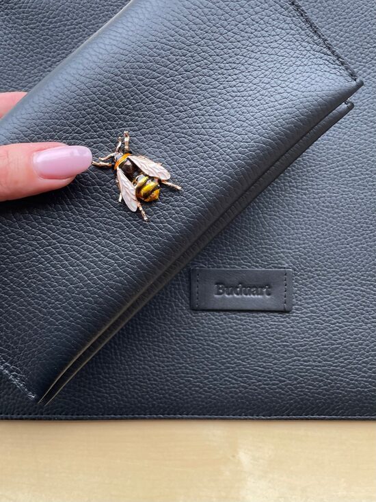 Melns naudas maks ar BITI