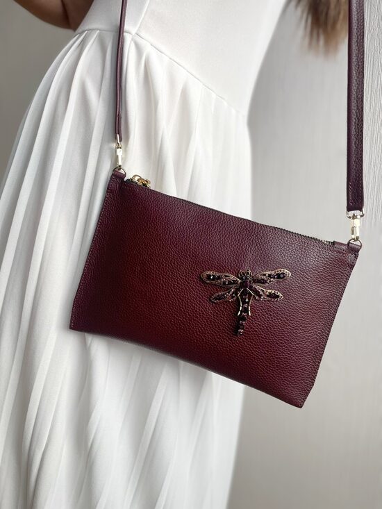 Burgundijas somiņa ar SPĀRES dekoru