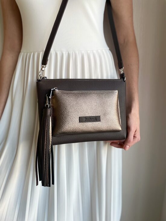 Brūna plecu soma “SENSE OF SEASONS” ar zelta kabatu