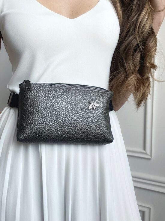 Sudrab-pelēka jostas soma ar sudraba BITĪTI